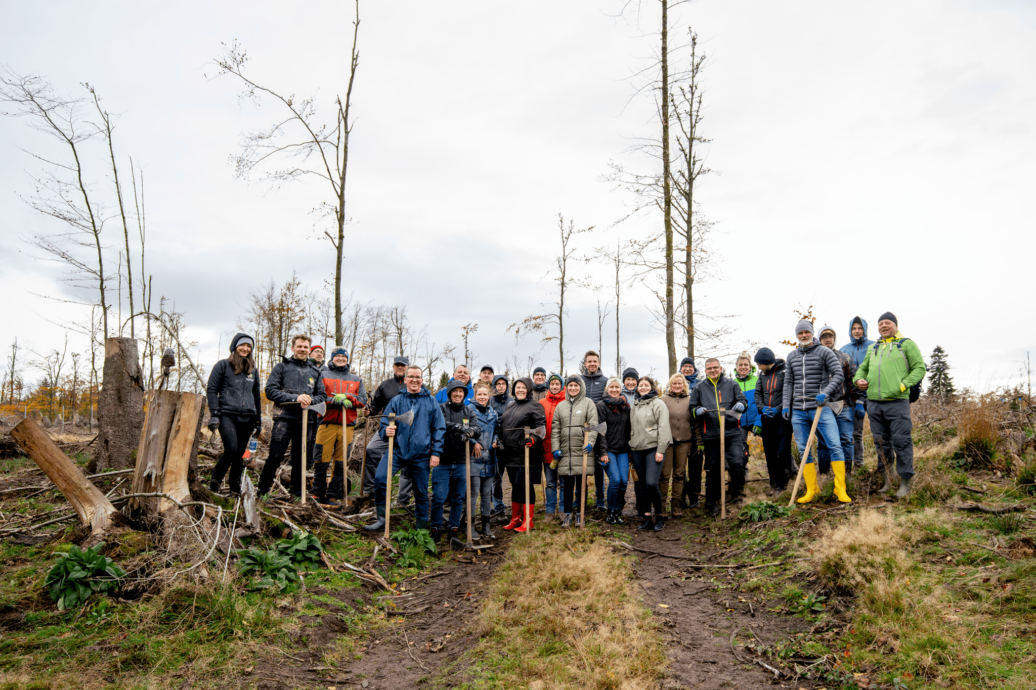 Gruppenbild Pflanzaktion Baumpaten Thüringen 2023